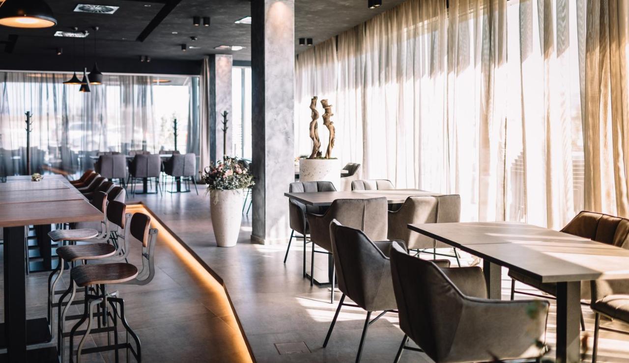 Nutrend World Hotel Olomouc Ngoại thất bức ảnh