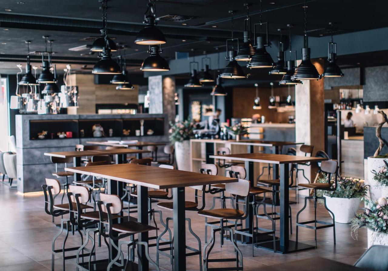 Nutrend World Hotel Olomouc Ngoại thất bức ảnh